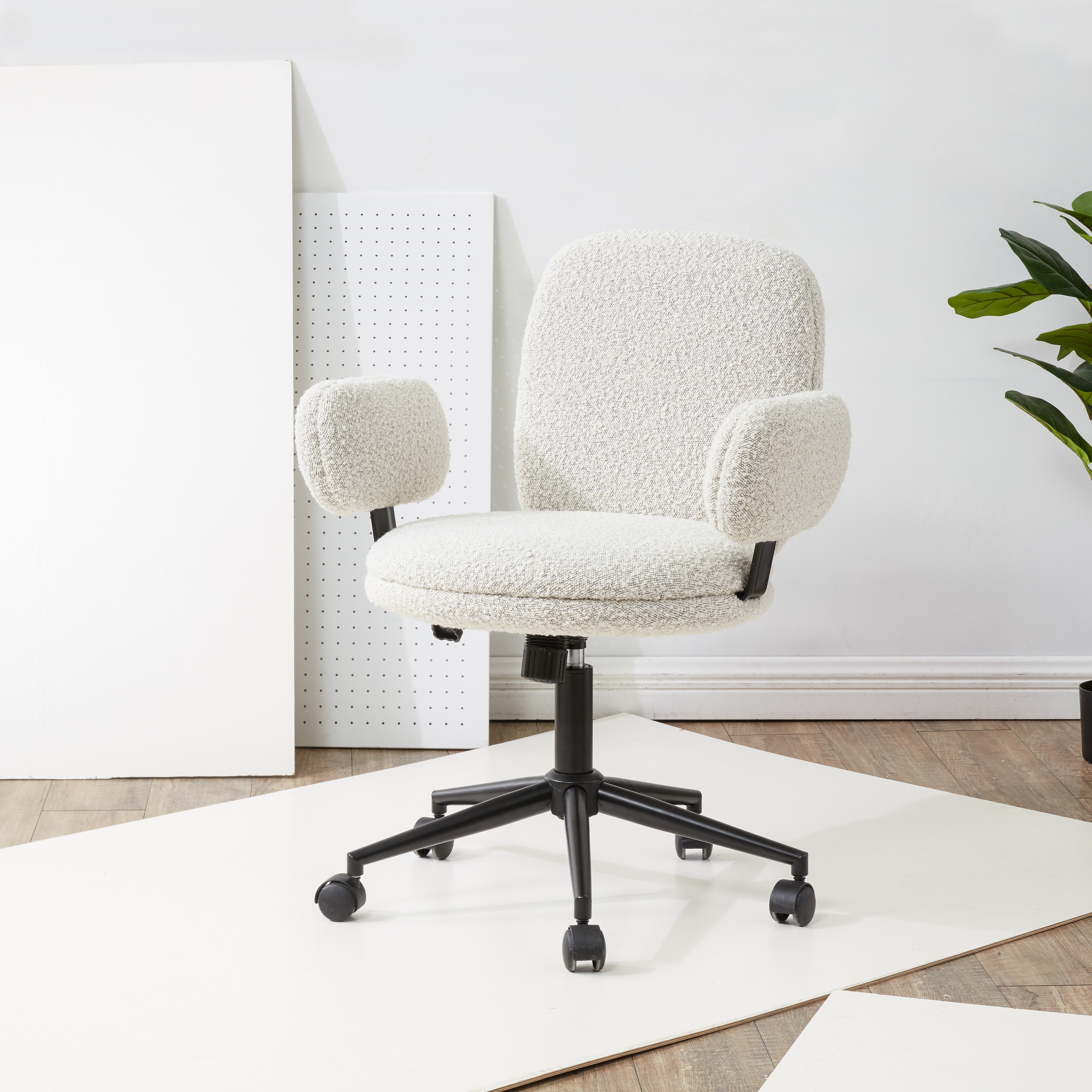 SAFAVIEH Couture Emeril Adjustable Desk Chair 26 IN W x 25 IN D