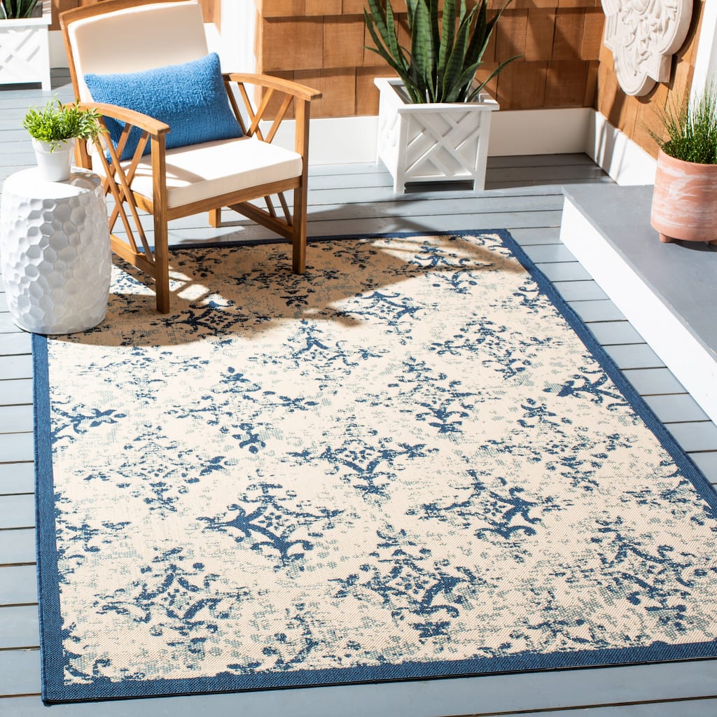 SAFAVIEH Courtyard Crocifissa Indoor/ Outdoor Waterproof Patio Backyard Rug