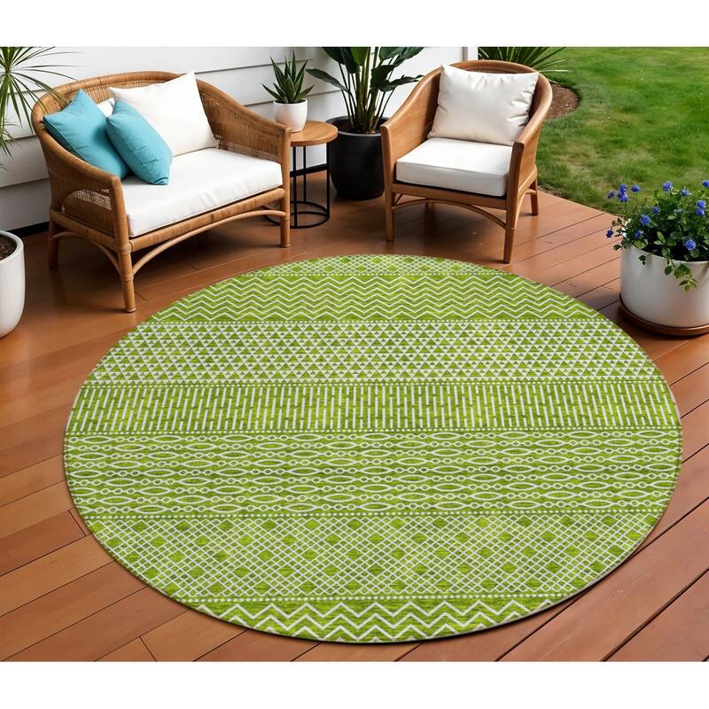 HomeRoots Chevron Modern Rectangle Outdoor Rug - 8' Round