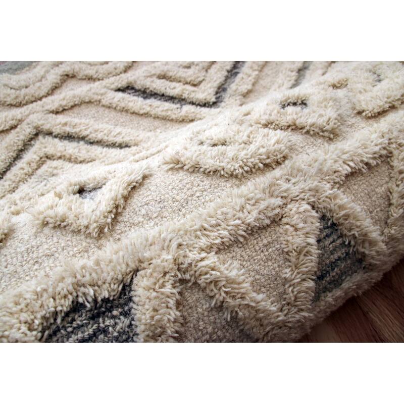 Suino Tribal Geometric Hand-Tufted Wool Round Indoor Area Rug by Sevita