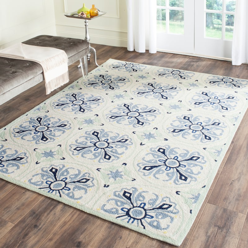 SAFAVIEH Handmade Four Seasons Katixa Floral Rug - 5' x 7' - Ivory/Blue