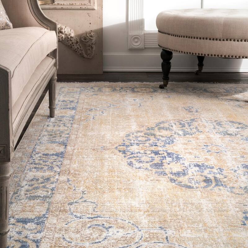 Nuloom Classical Victorian Medallion Area Rug