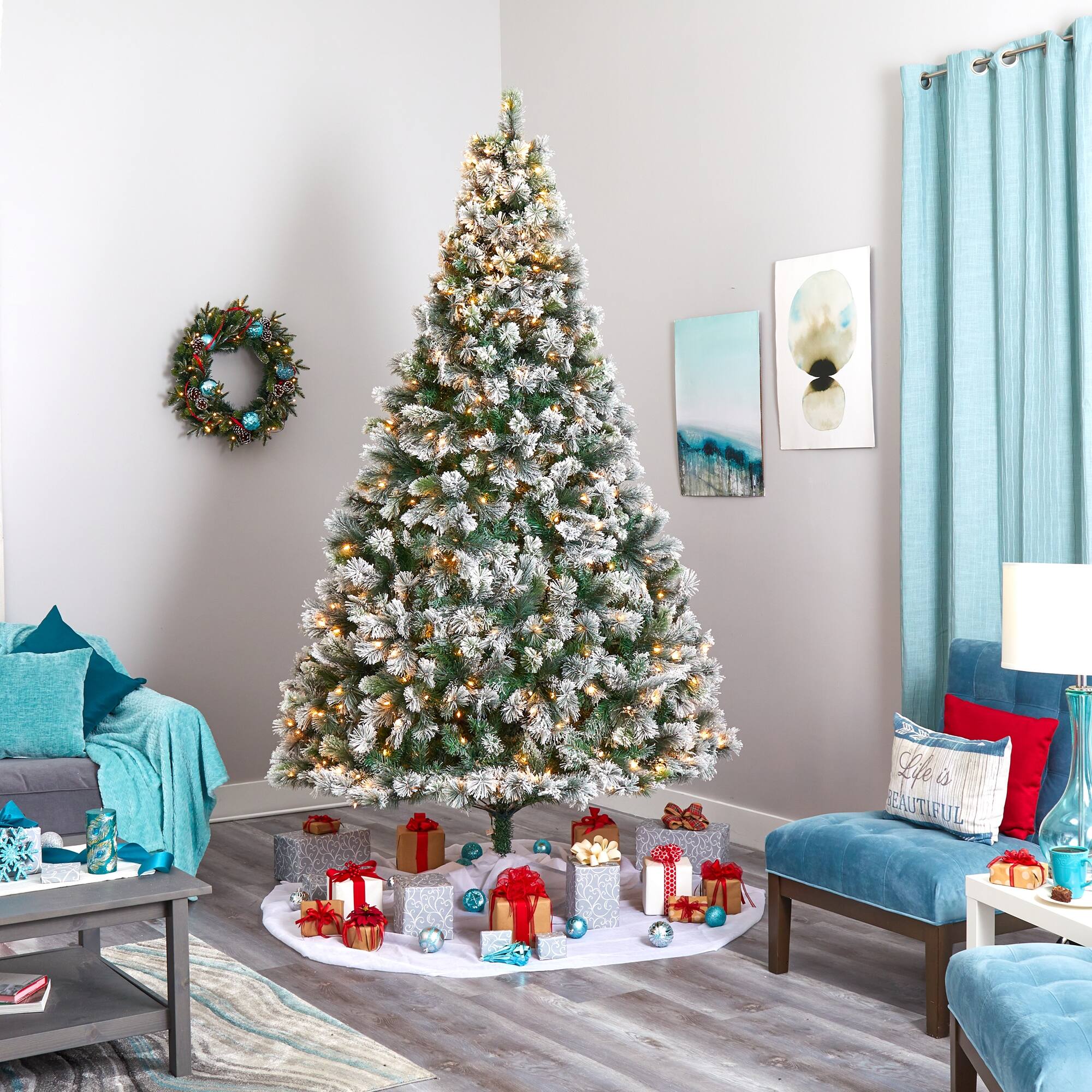 9' Flocked Oregon Pine Christmas Tree with 600 Clear Lights Green