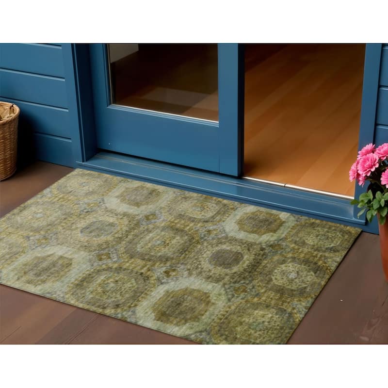 HomeRoots Medallion Transitional Rectangle Outdoor Rug - 3' x 5'