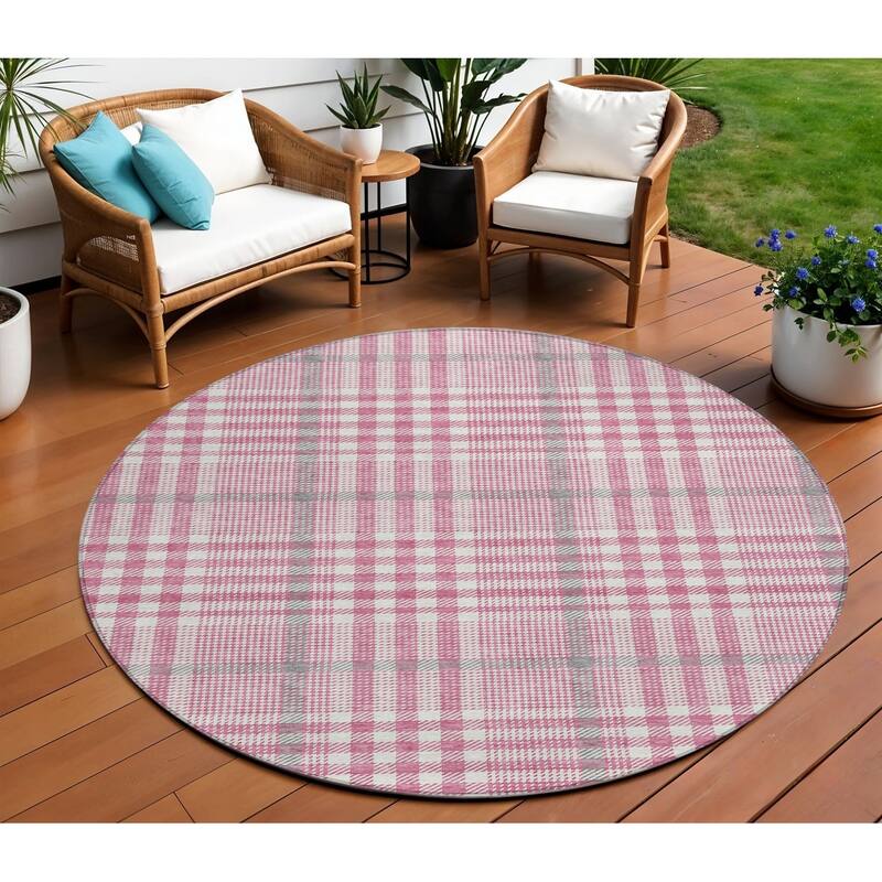 HomeRoots Plaid Transitional Rectangle Outdoor Rug - 8' Round