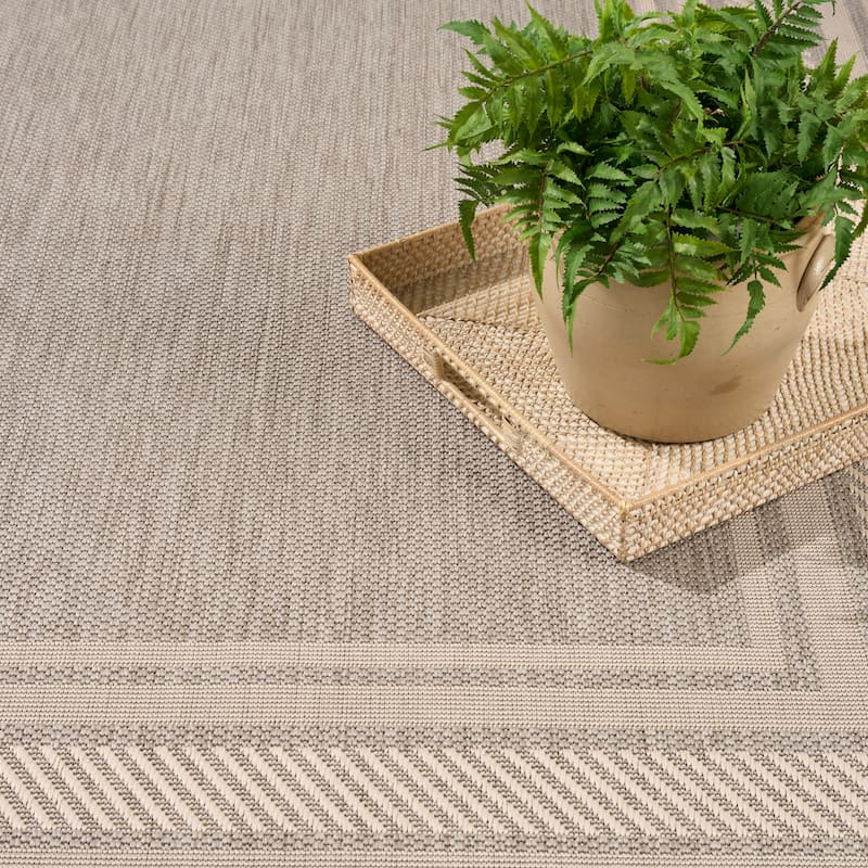 Nourison Horizon Indoor/Outdoor Geometric Area Rug