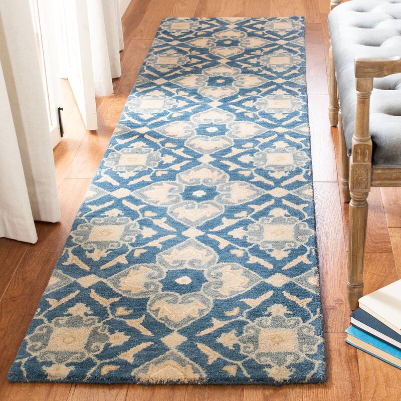 SAFAVIEH Handmade Wyndham Kimberlie Modern Wool Rug - 2'3" x 9' Runner - Blue/Grey