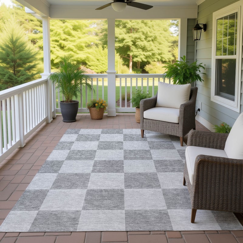 Machine Washable Indoor/ Outdoor Modern Checker Chantille Rug
