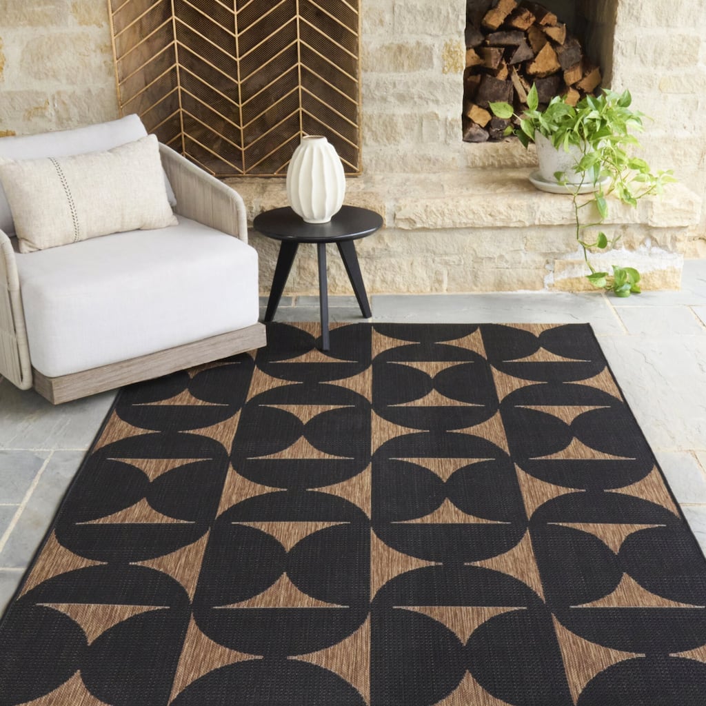 Nielsen Modern Indoor/Outdoor Area Rug