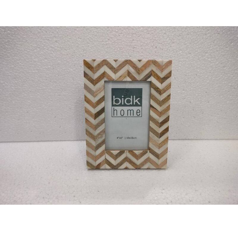 Zig Zag Picture Frame - for 4" x 6" Photo - White and Brown - 4-inchx6-inch