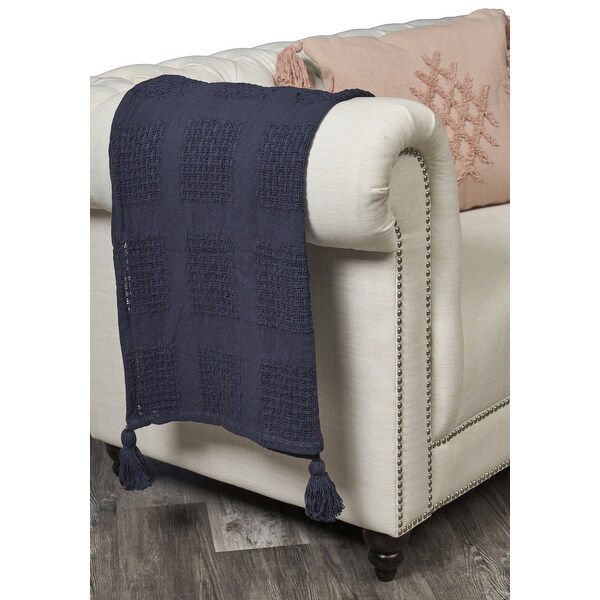 What is the standard size hotsell for a throw blanket