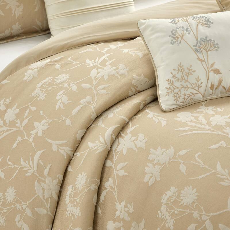 Nanshing Keoni 7 Piece Floral Comforter Set