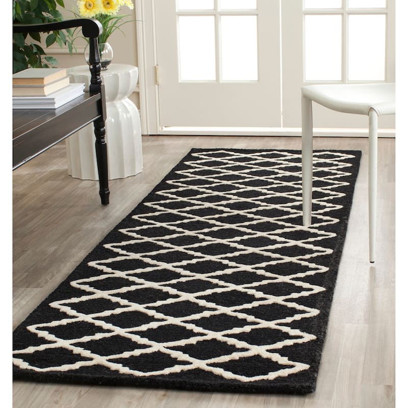 SAFAVIEH, Handmade Cambridge Reny Modern Moroccan Wool Rug - 2'6" x 8' Runner - Black/Ivory