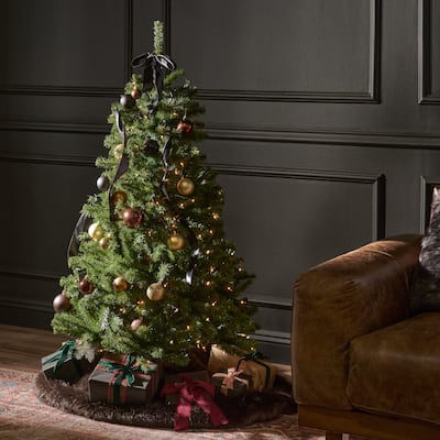 4.5-foot Noble Fir Pre-Lit String Light or Unlit Hinged Artificial Christmas Tree by Christopher Knight Home