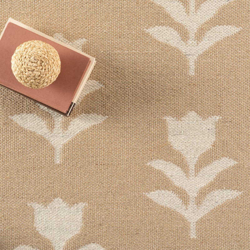 Nuloom Vayana Floral Farmhouse Area Rug