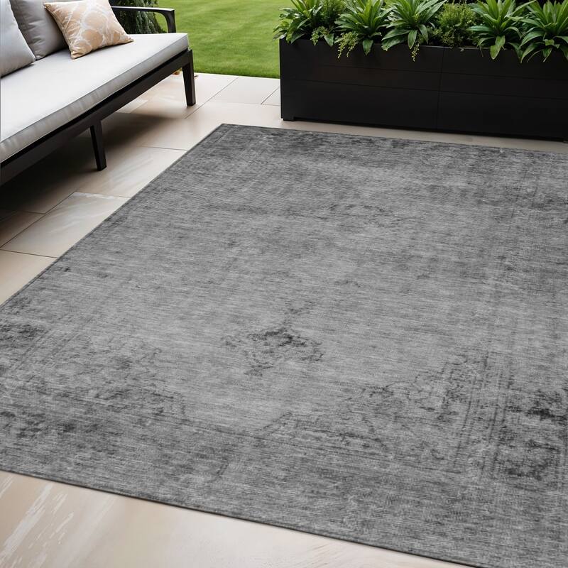 HomeRoots Oriental Traditional Rectangle Outdoor Rug - 5' X 8'