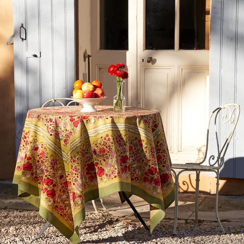 Jardine Red/ Green Floral Cotton Tablecloth