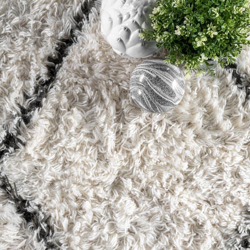 Nuloom Hand-knotted Moroccan Trellis Natural Shag Wool Rug