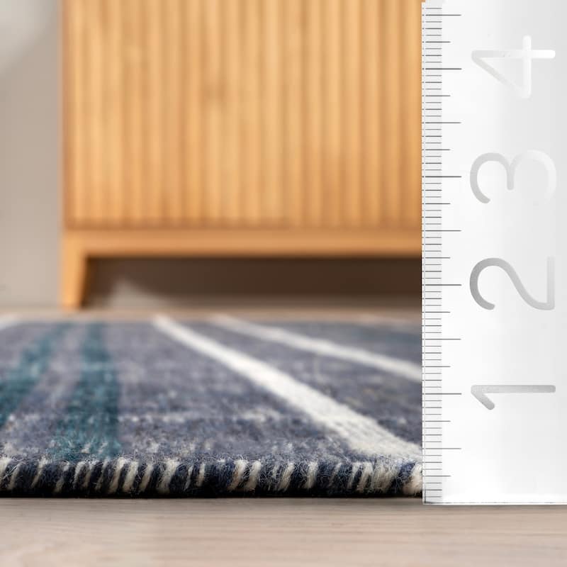 Nuloom Loretta Plaid Wool Fringe Area Rug