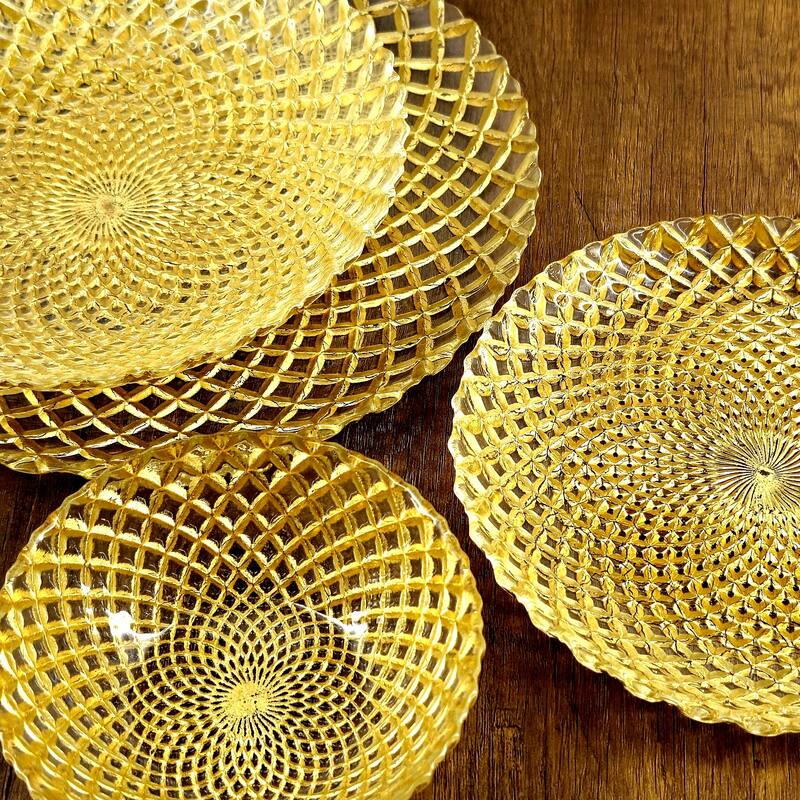 Unique Diamond Pattern Glass Dinner Set Perfect for Everyday Dining and Special Occasions