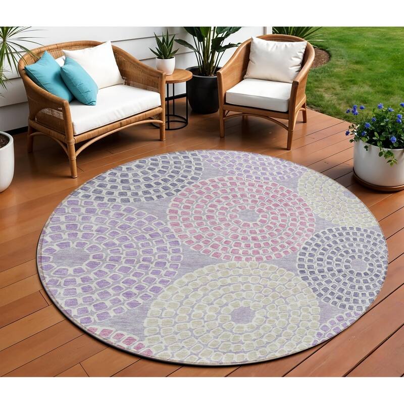HomeRoots Geometric Transitional Rectangle Outdoor Rug - 8' Round