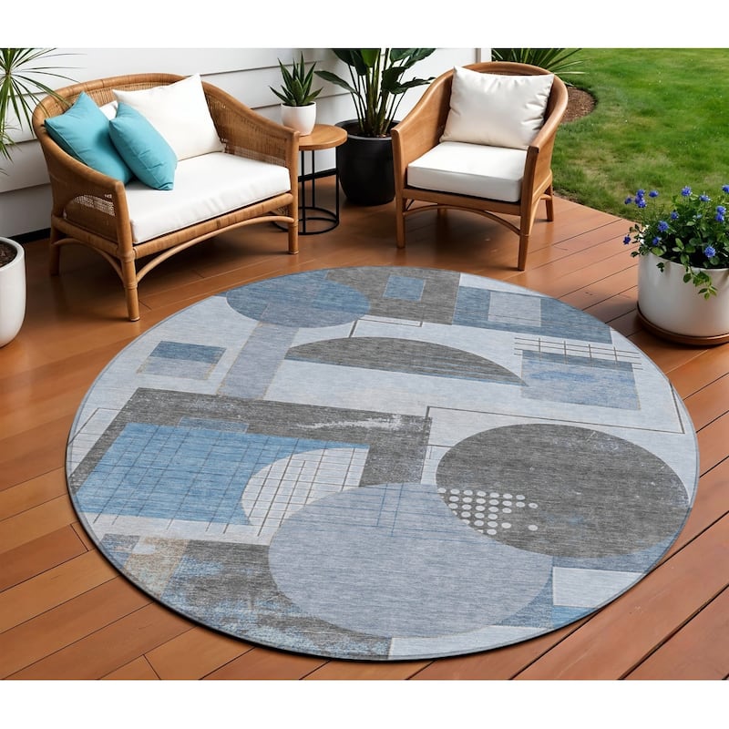 HomeRoots Geometric Modern Rectangle Outdoor Rug - 8' Round
