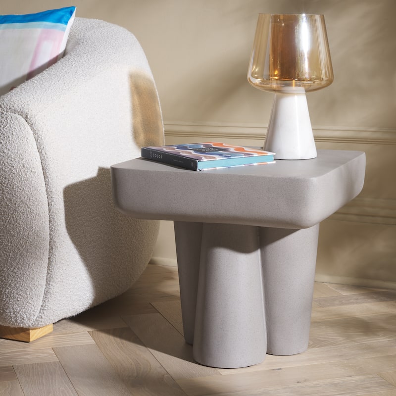 SAFAVIEH Leeza Accent Table (Fully Assembled) - 19"W x 19"D x 18"H - Grey