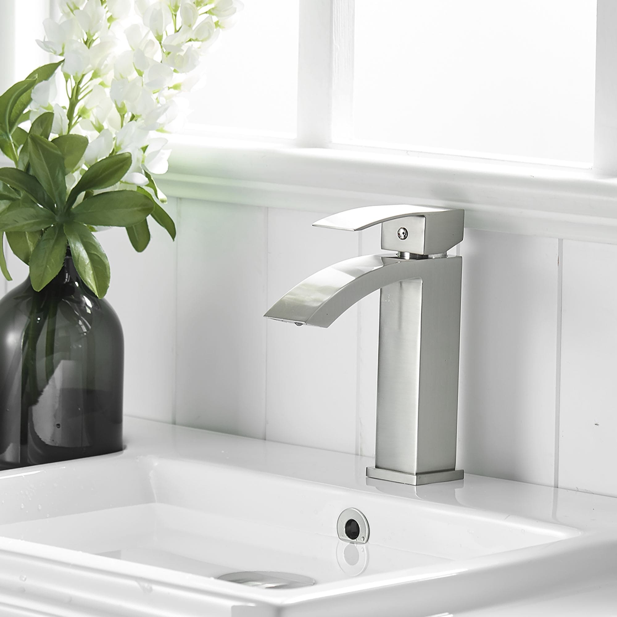 Single Hole Single-Handle Bathroom Faucet in Brushed Nickel