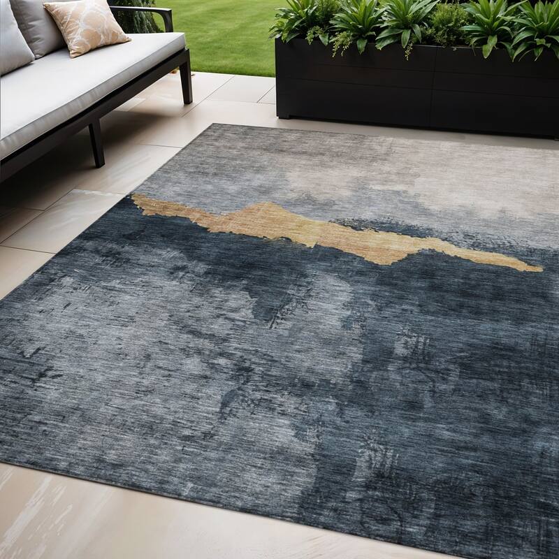 HomeRoots Abstract Transitional Rectangle Outdoor Rug - 5' X 8'