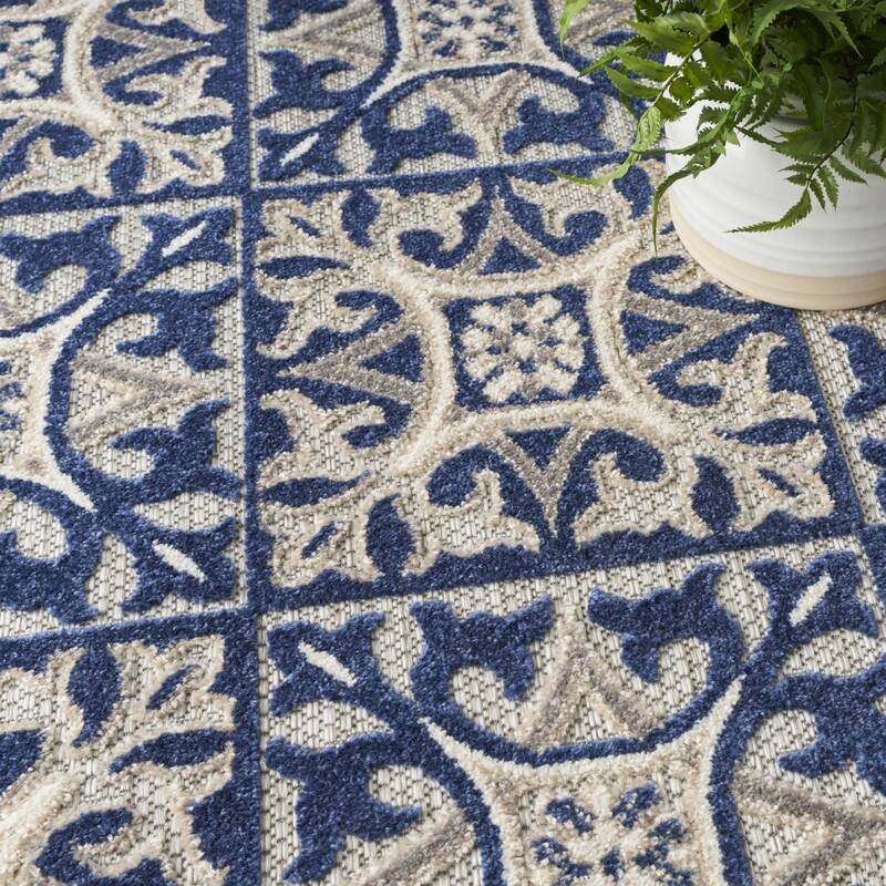 Lufi Sleek Geometric Weather Resistant Trendy Modern Outdoor Rug