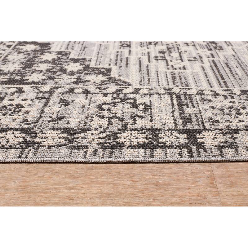 Terra by Obeetee Canyon Heriz Gray Rug - 2' x 3'