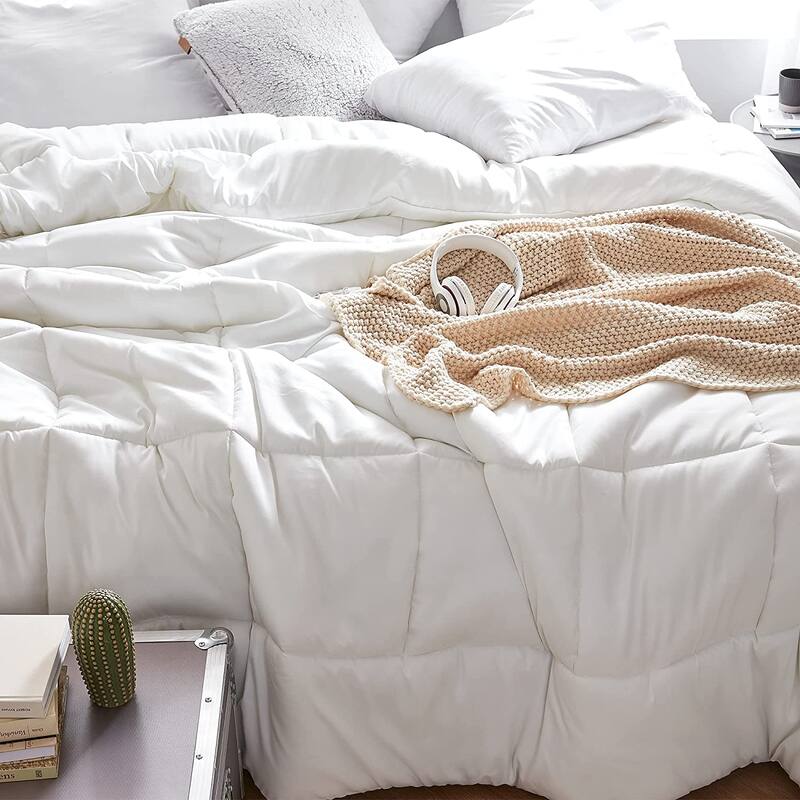 Nomadic™ Alaskan - Ultimate Oversized King Comforter (120" x 120")