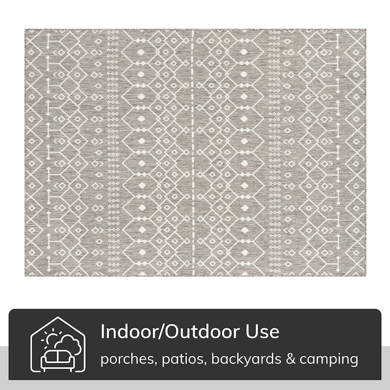 Well Woven Medusa Nord Nordic Lattice Indoor Outdoor Area Rug - 5'3" x 7'3" - Light Grey