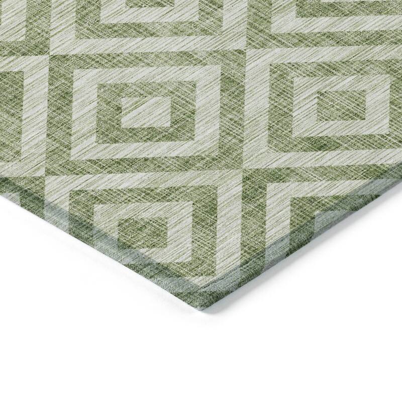 Machine Washable Indoor/ Outdoor Chantille Diamond Geo Rug