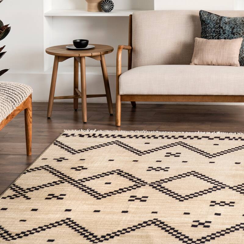 Nuloom Ivory Contemporary Cabin Chevron Moroccan Tassel Area Rug