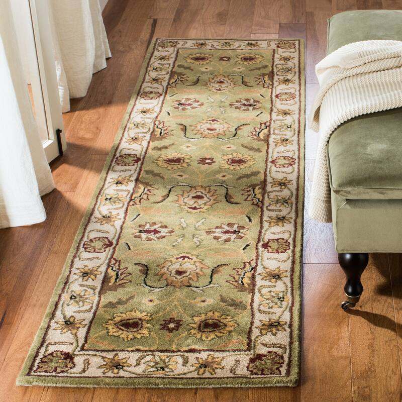 SAFAVIEH Handmade Classic Cheul Traditional Oriental Wool Rug - 2'3" x 10' Runner - Green/Ivory