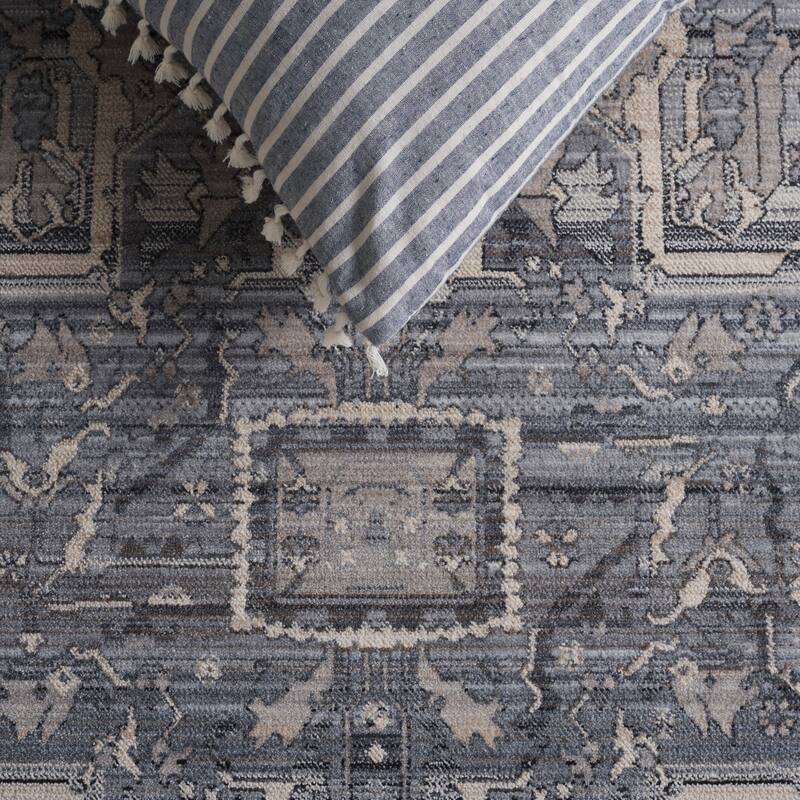 SAFAVIEH Vintage Persian Ariete Oriental Distressed Rug