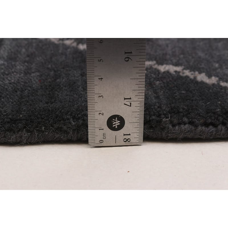 Kashkuli Gabbeh Grey Rug 6'7" x 9'9" - 6'7 x 9'9