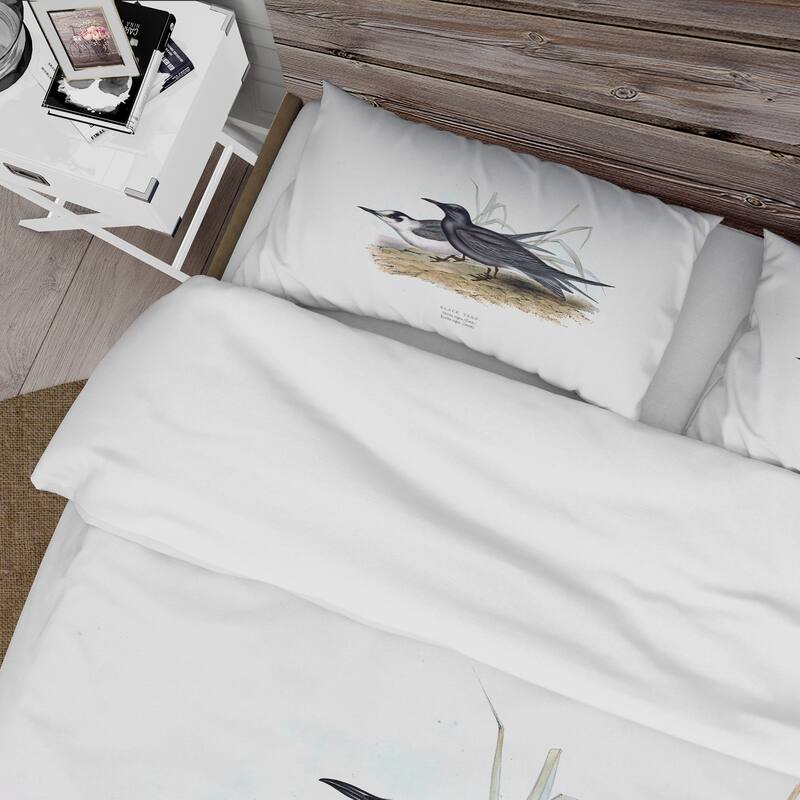 Designart 'Vintage Bird Of Europe II' Traditional Duvet Cover Set