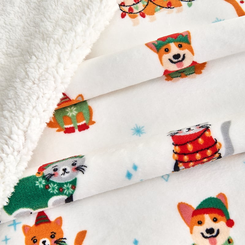 Linery & Co. Velvet Plush Fleece Reversible Sherpa Holiday Printed Throw.