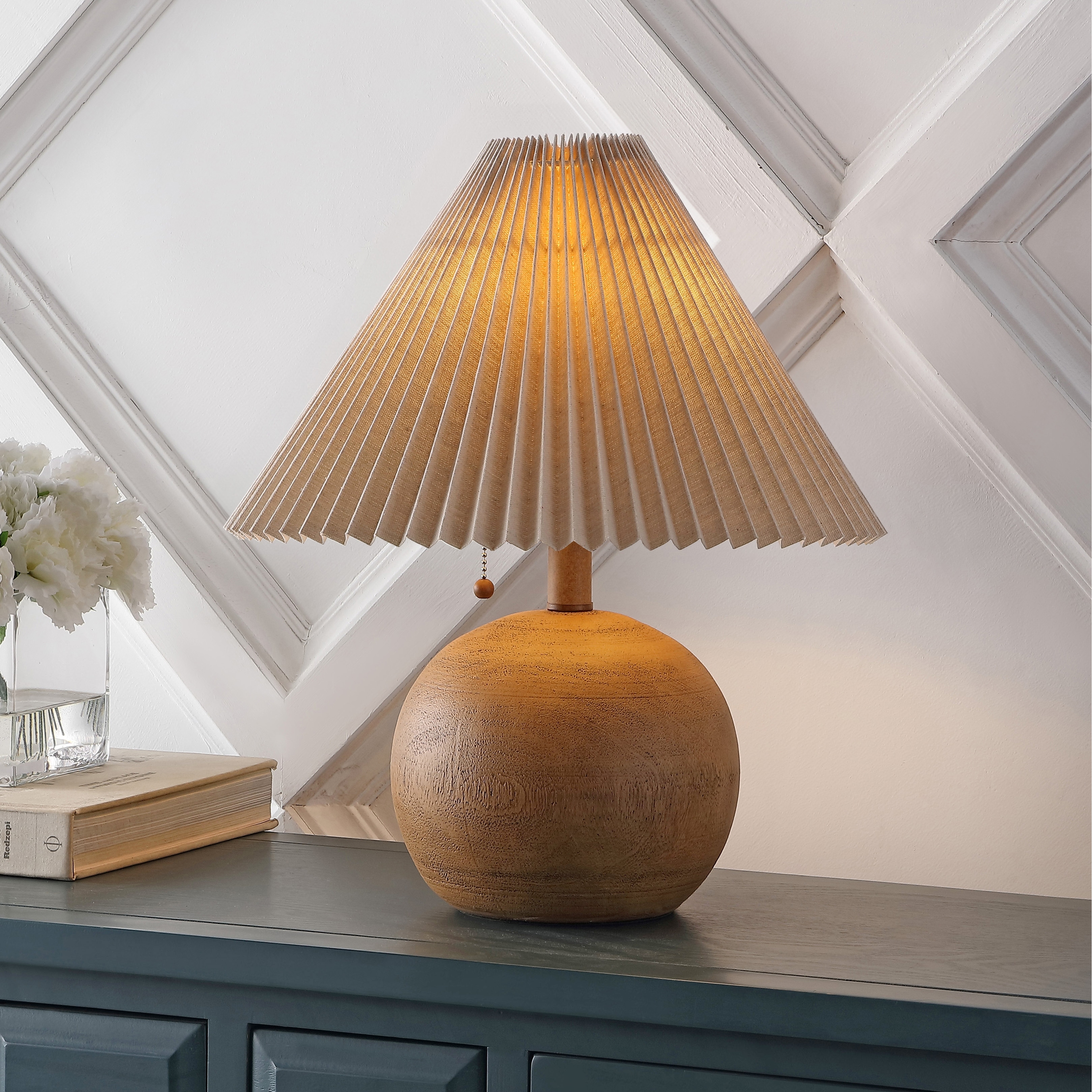 JONATHAN Y Arvid 17.25" Coastal Scandinavian Resin/Iron Sphere LED Table Lamp with Pleated Shade and Pull Chain