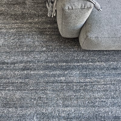 EXQUISITE RUGS Plush Hand-knotted Charcoal Area Rug.