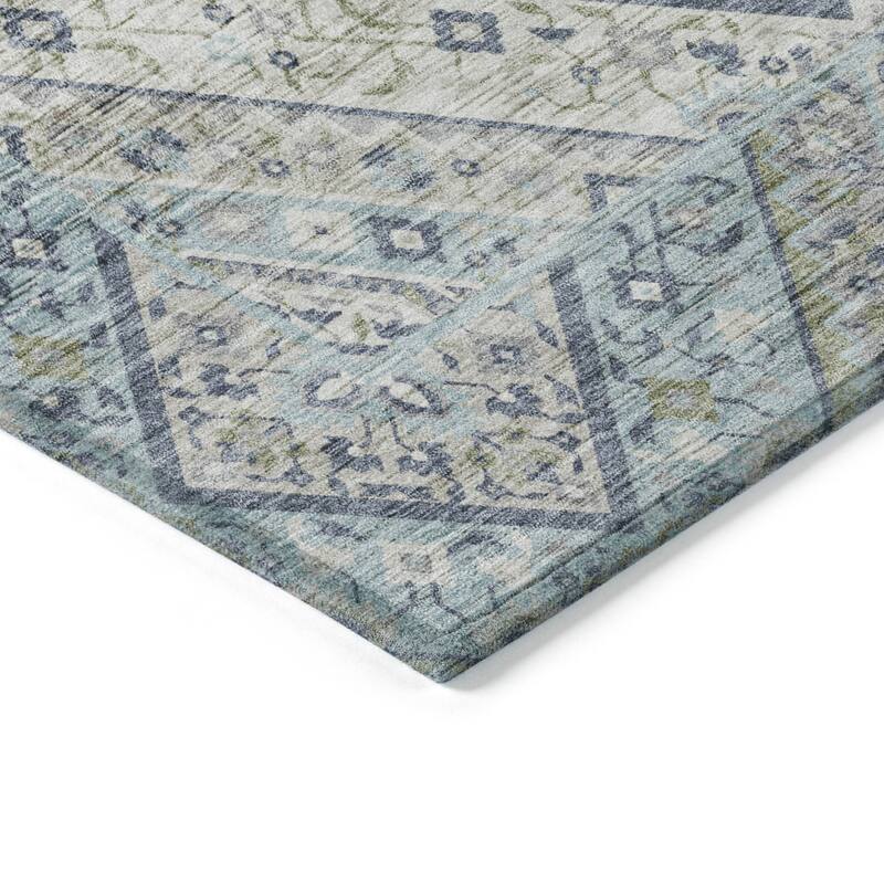 Machine Washable Indoor/Outdoor Traditional Ali Chantille Rug