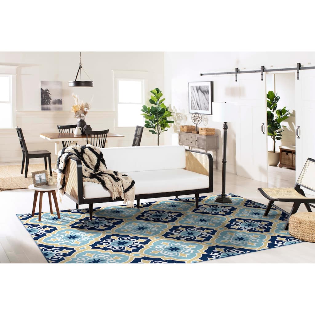 SAFAVIEH Handmade Four Seasons Tota Floral Rug