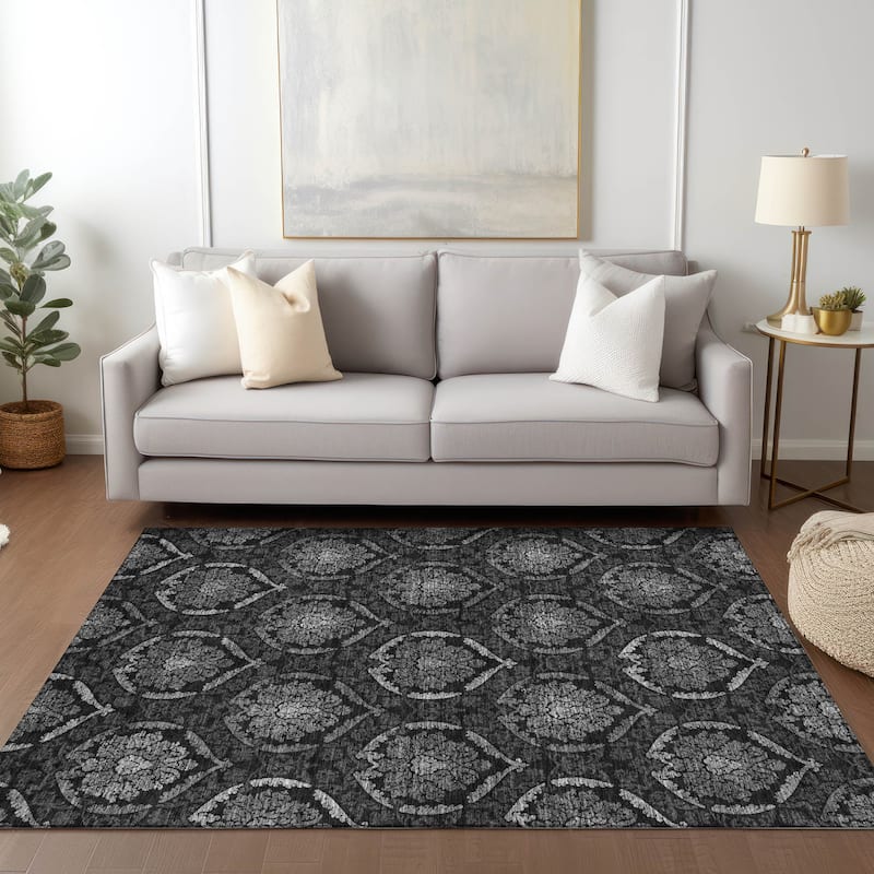 Machine Washable Indoor/ Outdoor Chantille Traditional Damask Rug