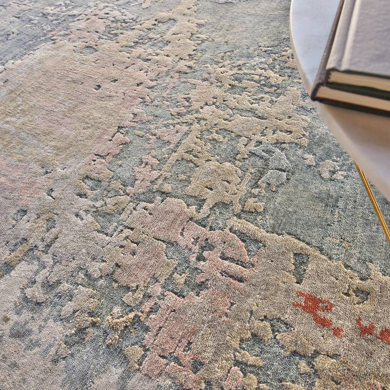EXQUISITE RUGS Laureno Hand-knotted Bamboo Silk Blue/Multi Area Rug.