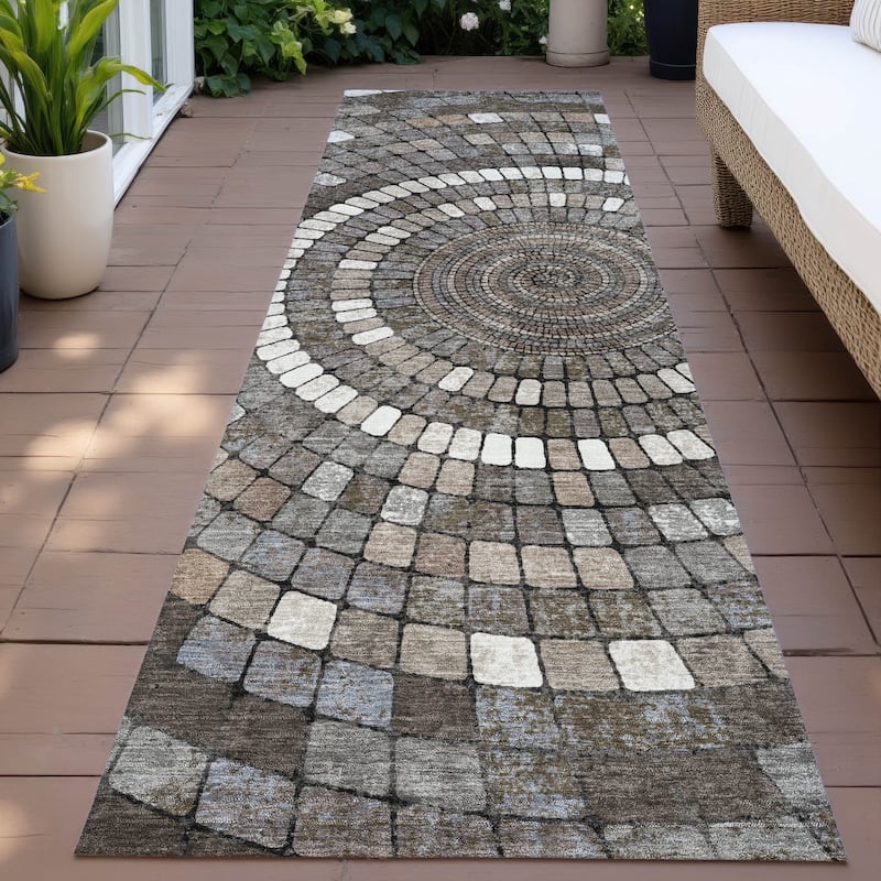 Machine Washable Indoor/Outdoor Contemporary Pinwheel Chantille Rug - Brown - 2'3" x 7'6"