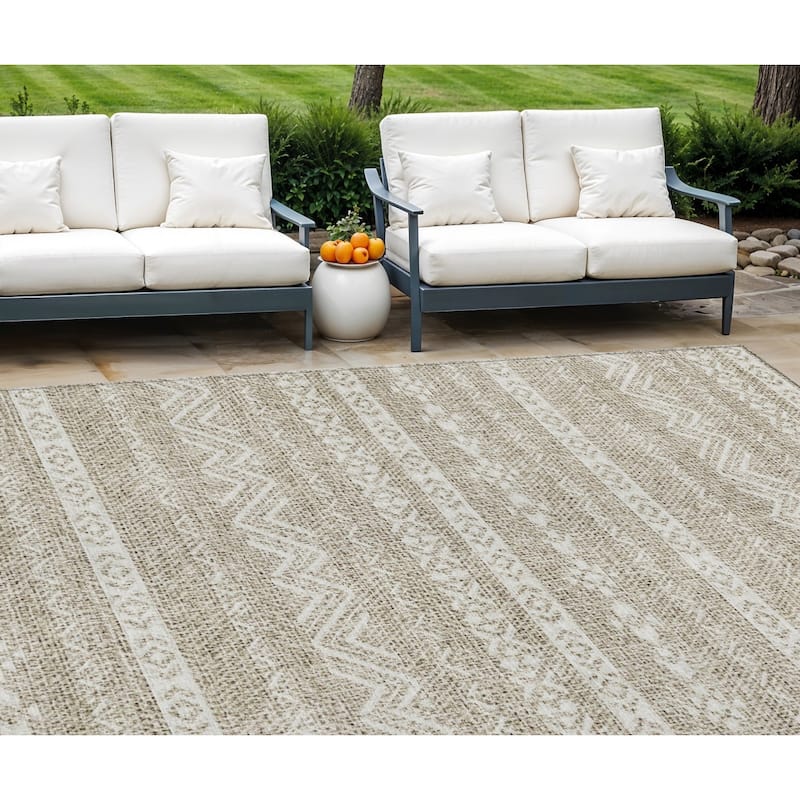 HomeRoots Southwestern Transitional Rectangle Outdoor Rug - 9' X 12'