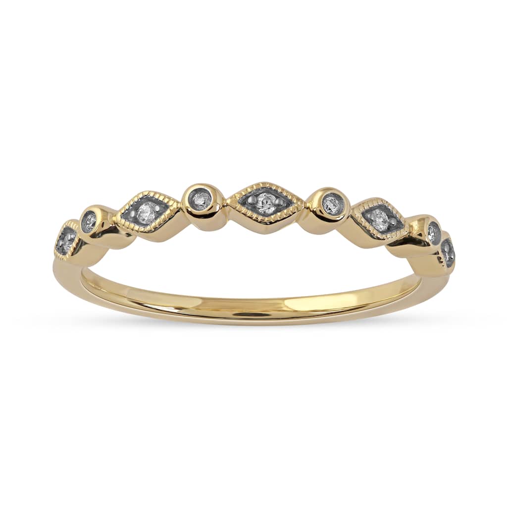 1/20ct TDW Diamond Vintage Inspired Wedding Band in 10K Gold for Women