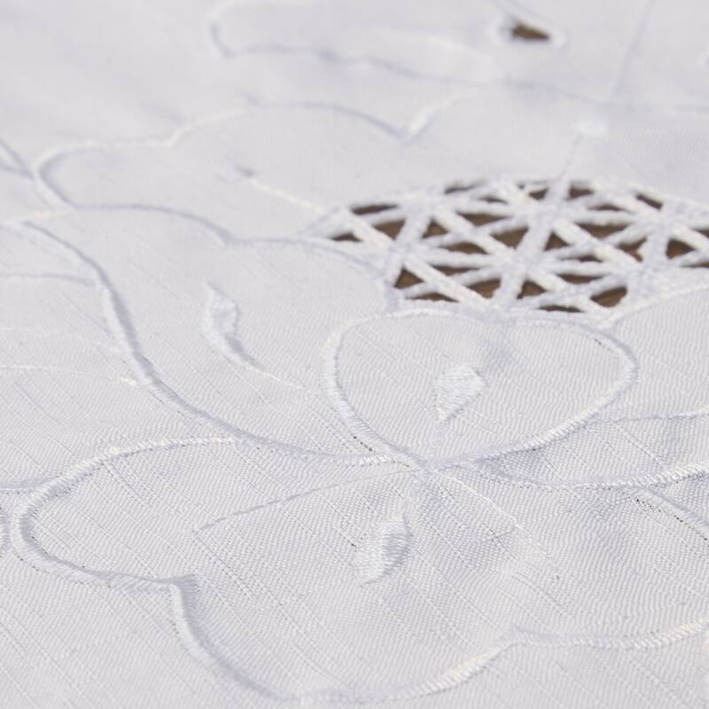 Violet Linen Sapphire Embroidered Pattern Tablecloth